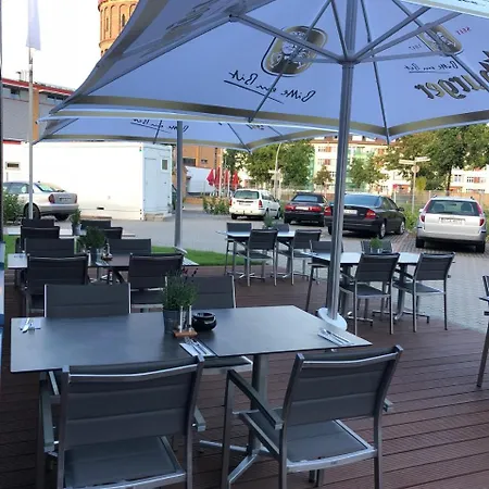 Hotell Am Wasserturm 4*