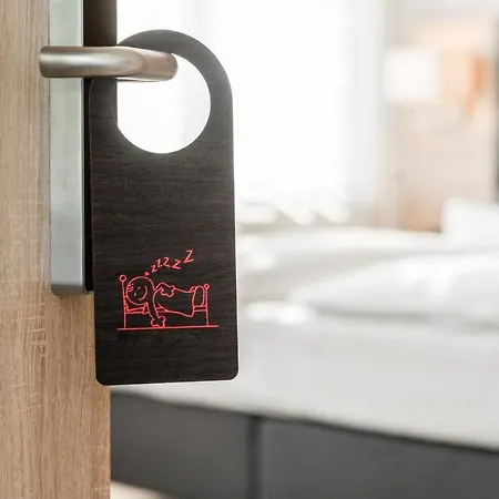 Hotell Am Wasserturm 4*